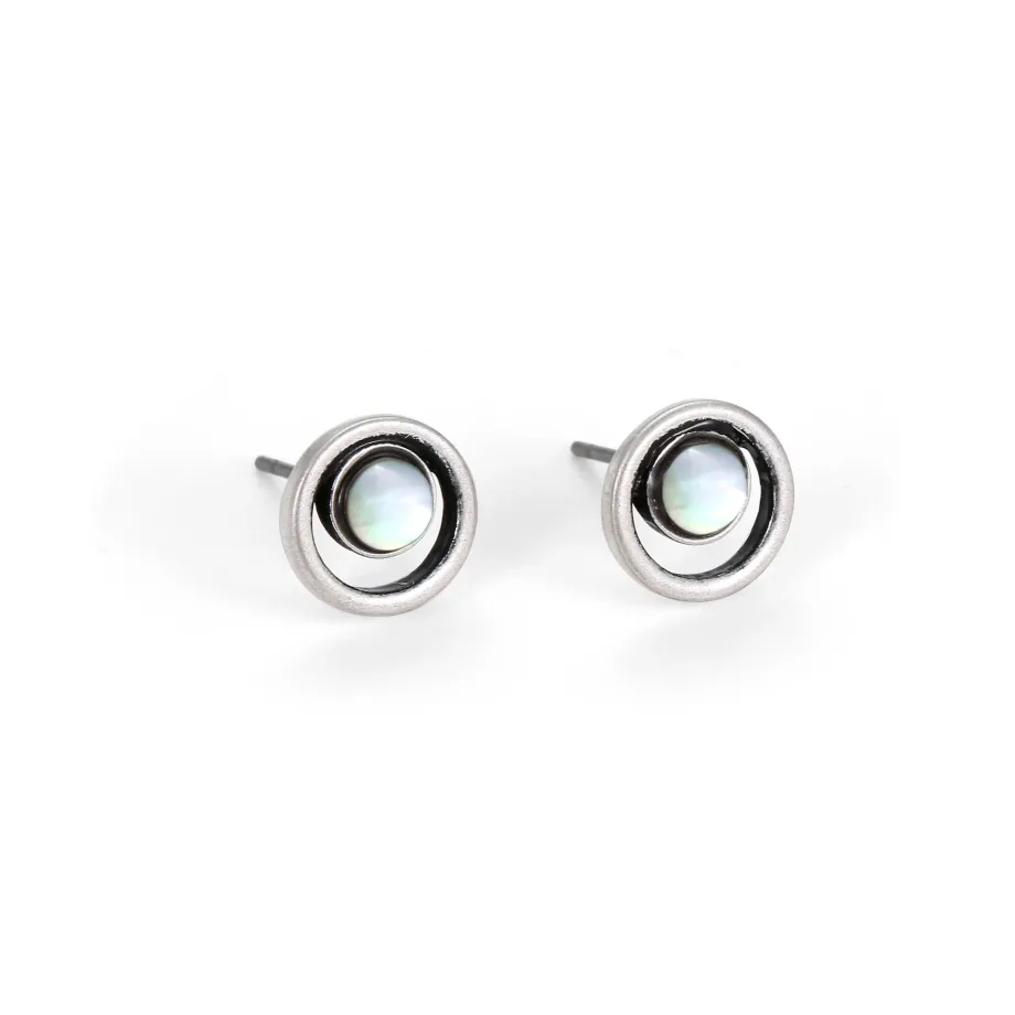 Elegant silver-finish stud earrings with mother-of-pearl Elegant silver-finish stud earrings with mother-of-pearl